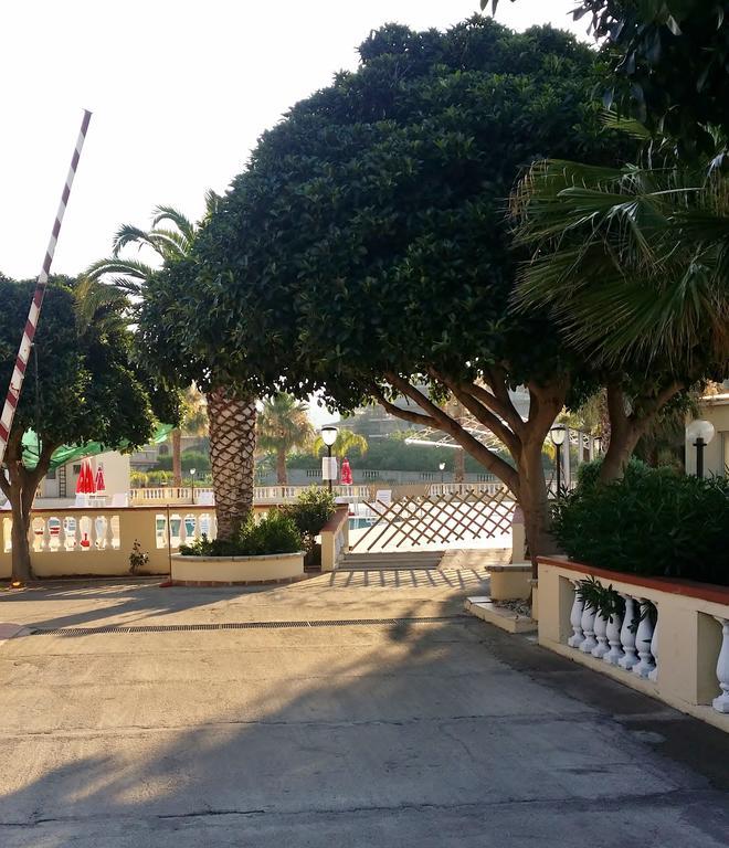 B&B Baia Dello Stretto Gallico Marina ภายนอก รูปภาพ