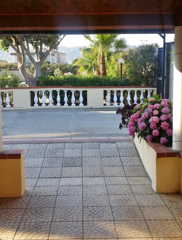 B&B Baia Dello Stretto Gallico Marina ภายนอก รูปภาพ